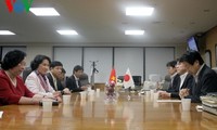 日本を訪問中のガン国会副議長の活動